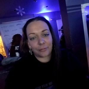 Meet your Posher, Adrianne